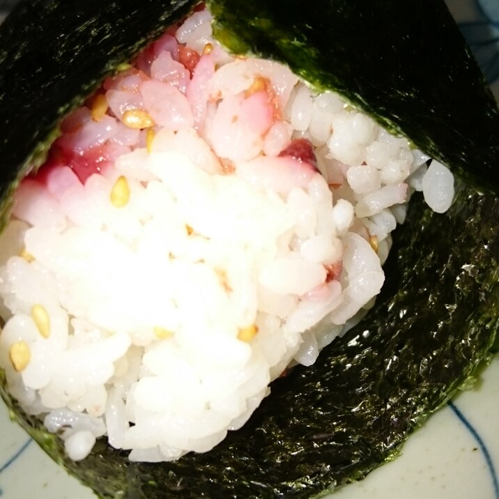 冷や飯の梅干しおにぎり レシピ 作り方 By デュークレモン 楽天レシピ 冷や飯の梅干しおにぎり レシピ 作り方 By デュークレモン 楽天レシピ